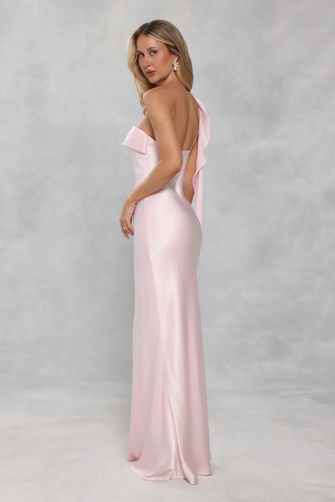 The Zafira One Shoulder Satin Maxi Dress Light Pink