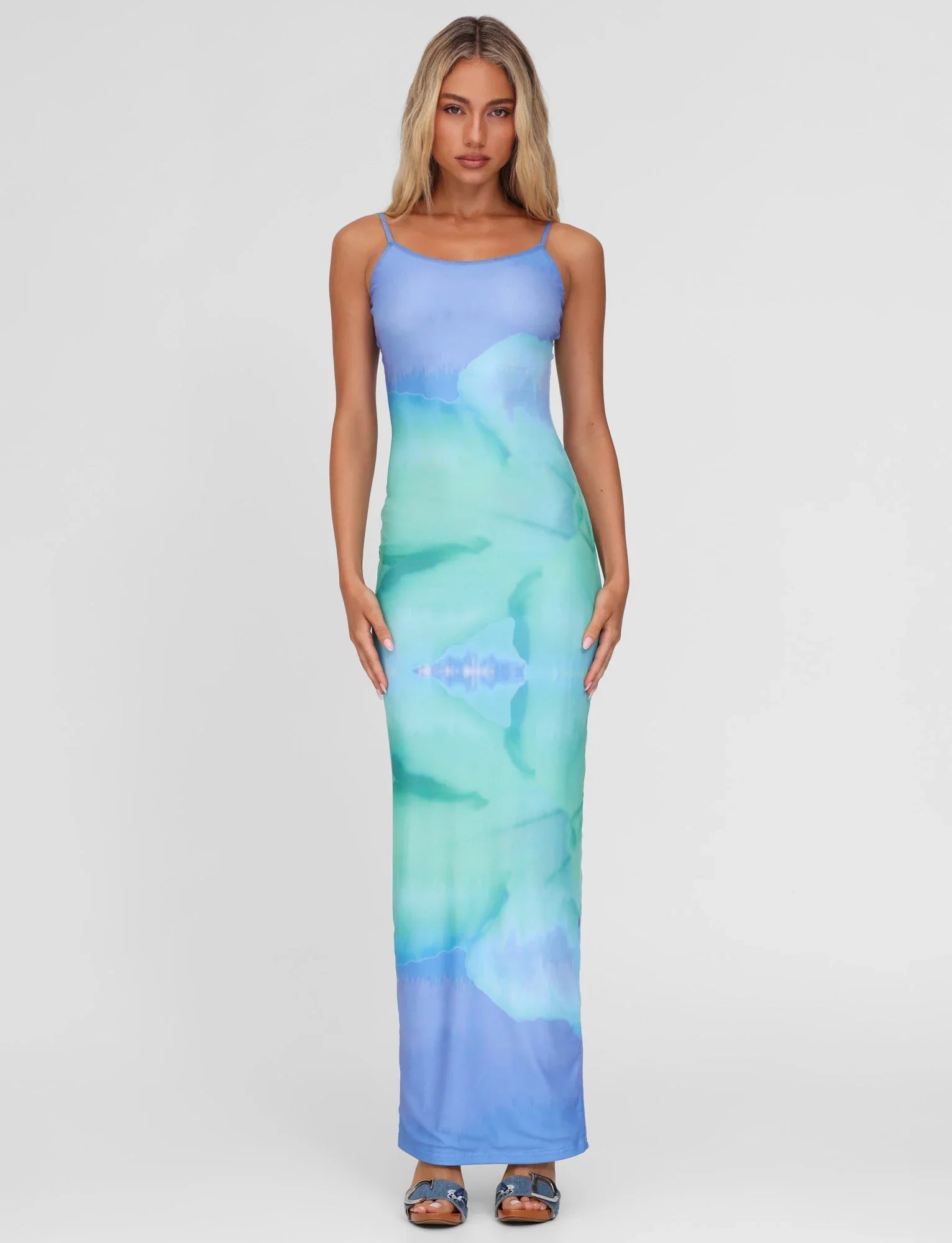 ARDON MAXI DRESS - BLUE : MACRO FLORAL : BLUE HIBISCUS